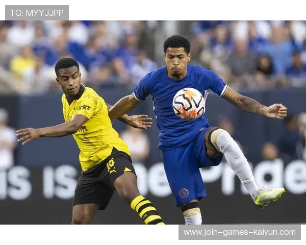 切尔西科尔威尔后防断球后长传助攻：洞察防线转换的艺术