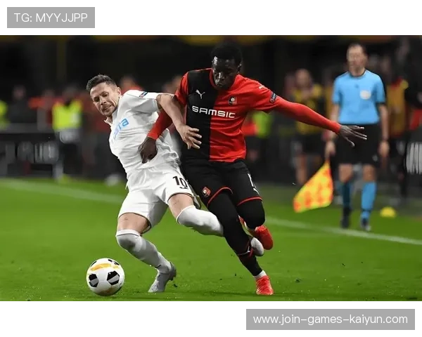 南特主攻边路冲击，连传数脚打穿防线